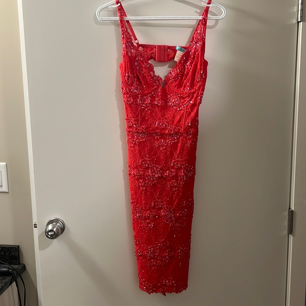 Backless dress